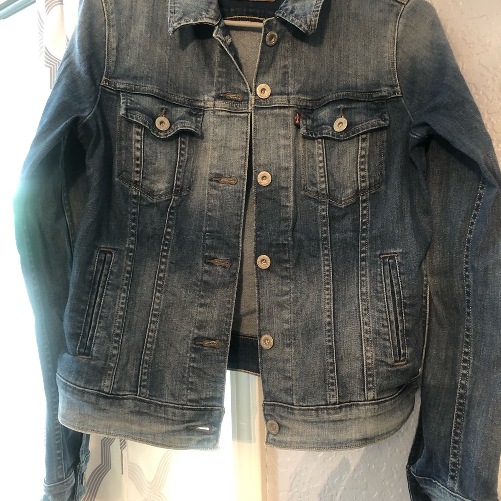 Ladies Levi’s Denim jacket Small
